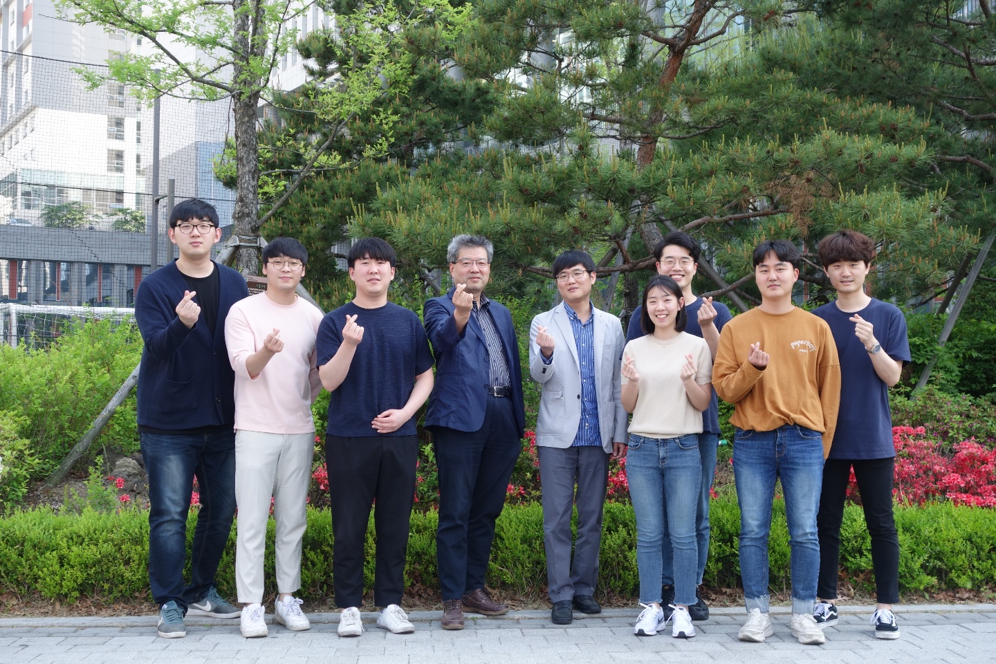 2019 Lab Members photo 2